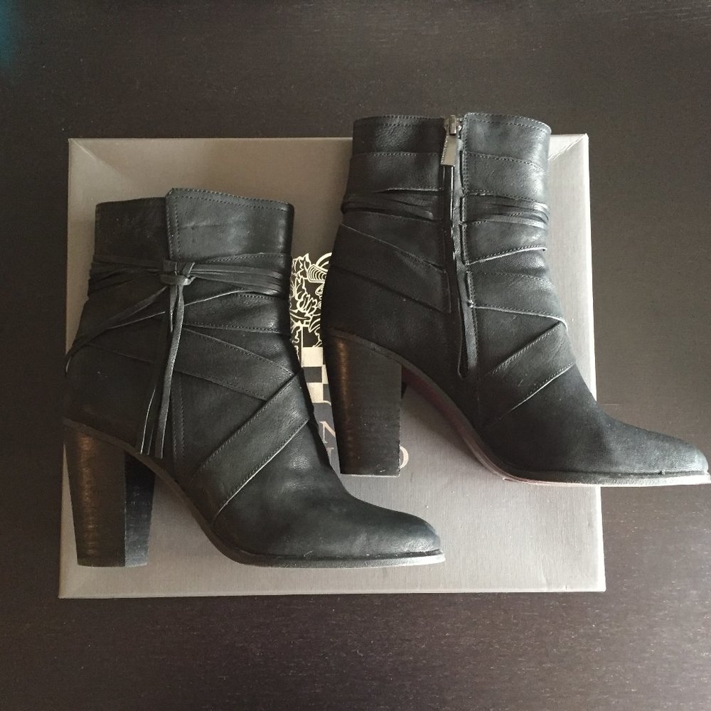 Vince Camuto VP-Ferrah Booties